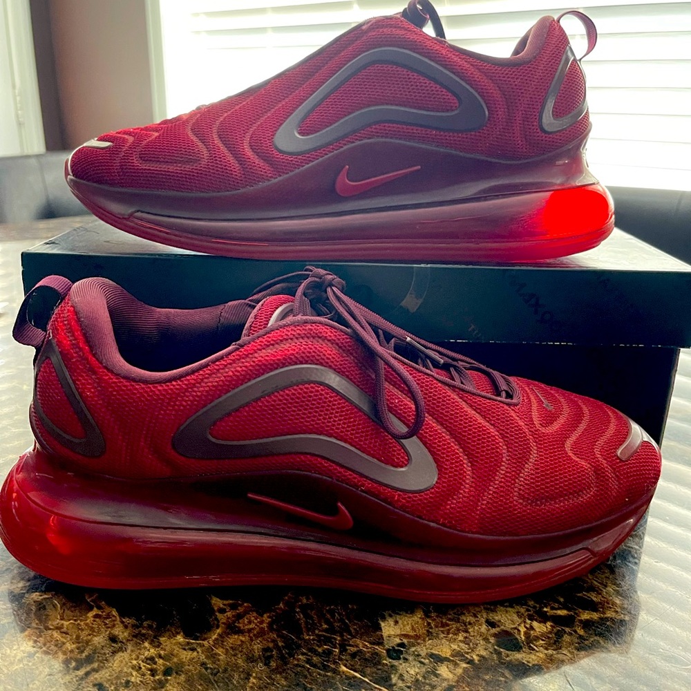 Nike Air Max 720 Size 10.5 (Used)